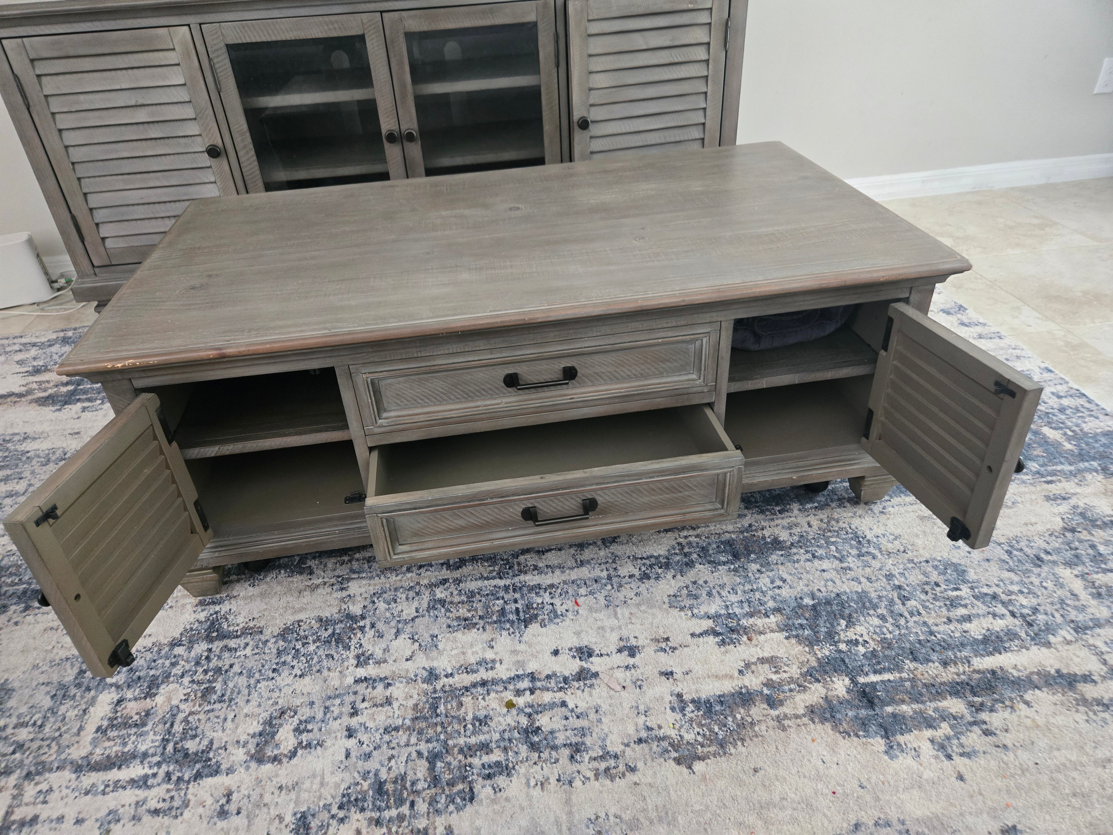 Sonoma Light Tone Living Room Set